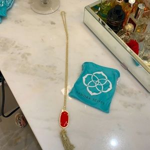 Kendra Scott necklace